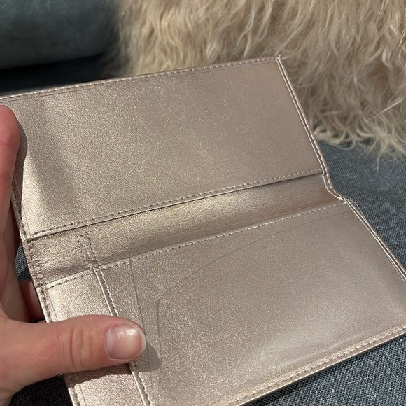 GUC Metallic Pink Checkbook Cover & Card Case - Picture 6 of 7